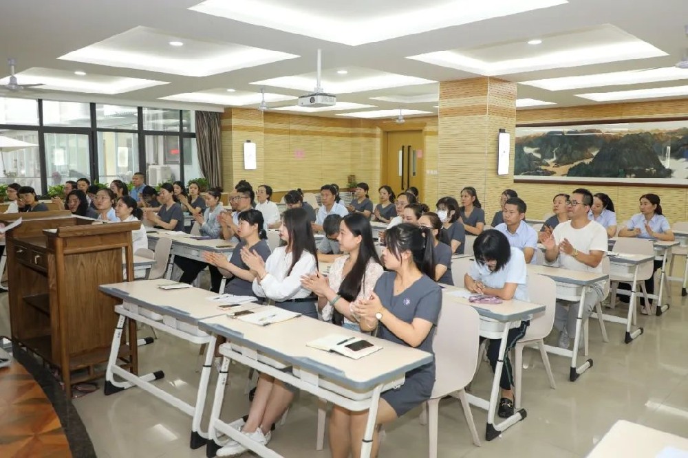 躬耕教坛 强国有我！西安雁南中学举行教师节系列活动