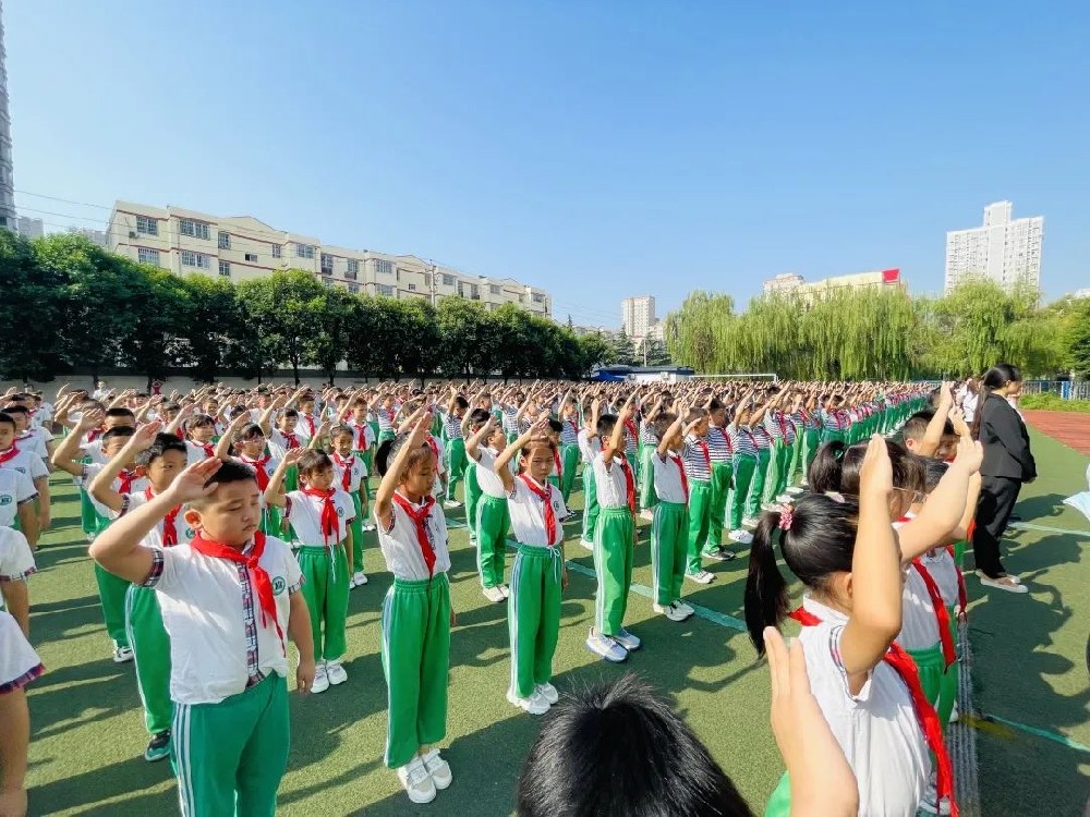 梦想在金秋放飞 成长在华小启航——暨西安华清园实验小学2022秋开学典礼