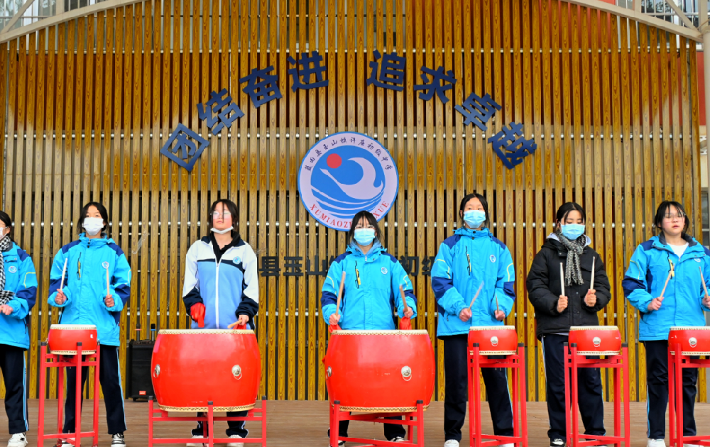“硬件好了 理念变了” 政协委员进校园 感受西安教育新变化⑦